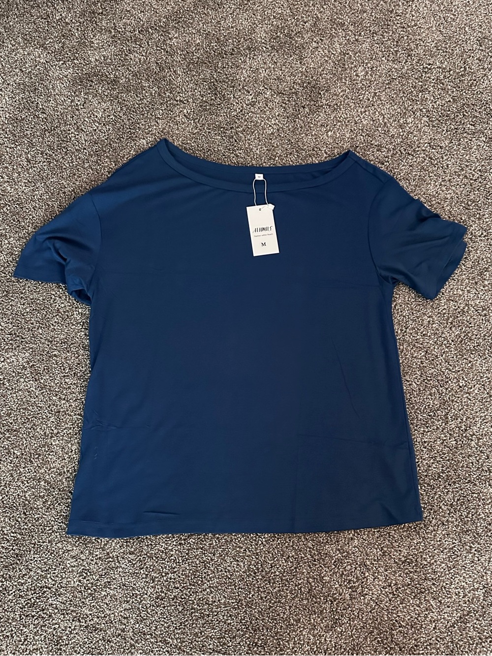 Women’s off the shoulder top medium